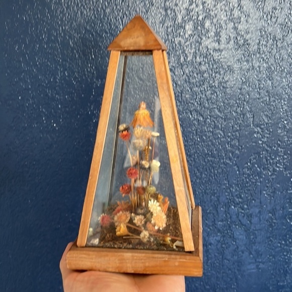 Vintage Floral decorative glass display - Picture 6 of 9